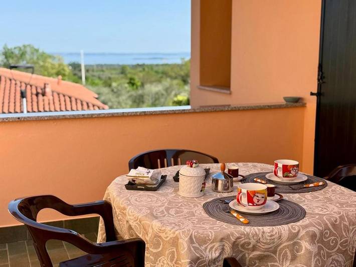 Gîte pour 5 personnes, avec vue ainsi que vue sur le lac et jardin dans Castello (Puegnago sul Garda) - 2