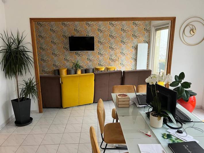 Location de vacances pour 10 personnes, avec piscine et jardin ainsi que terrasse et jacuzzi à Saulx-les-Chartreux - 4