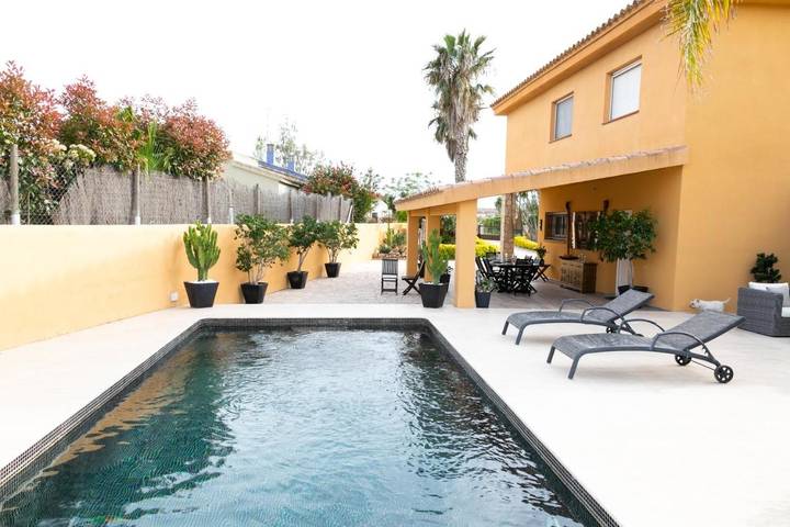 Chalet para 8 personas, con piscina y jardín en Provincia de Tarragona