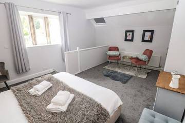 Log Cabin for 5 People in Matlock, Derbyshire, Photo 3