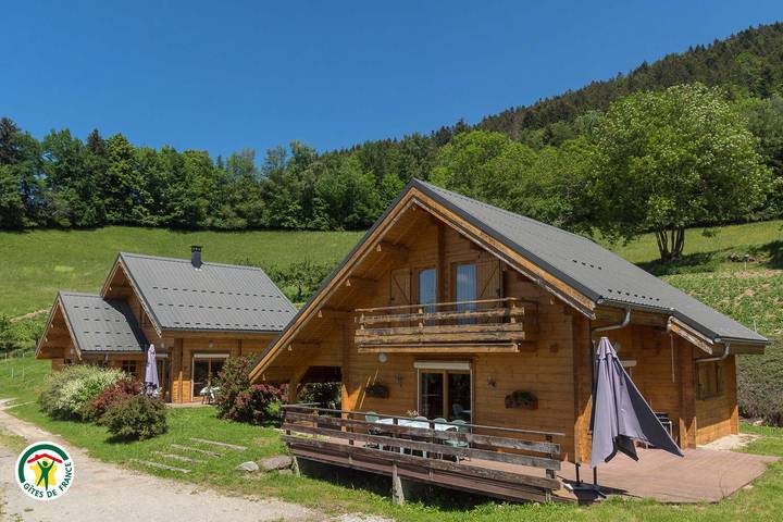Gîte pour 8 personnes, avec Terrasse et Jardin