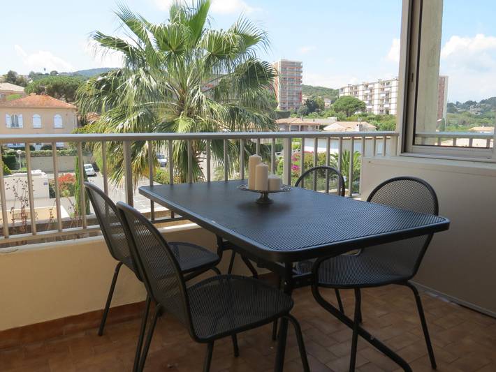 Gîte pour 4 personnes, avec piscine et balcon dans Plage De La Croisette Sainte Maxime - 2
