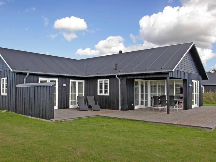 Ferienhaus für 8 Personen, mit Garten in Lolland
