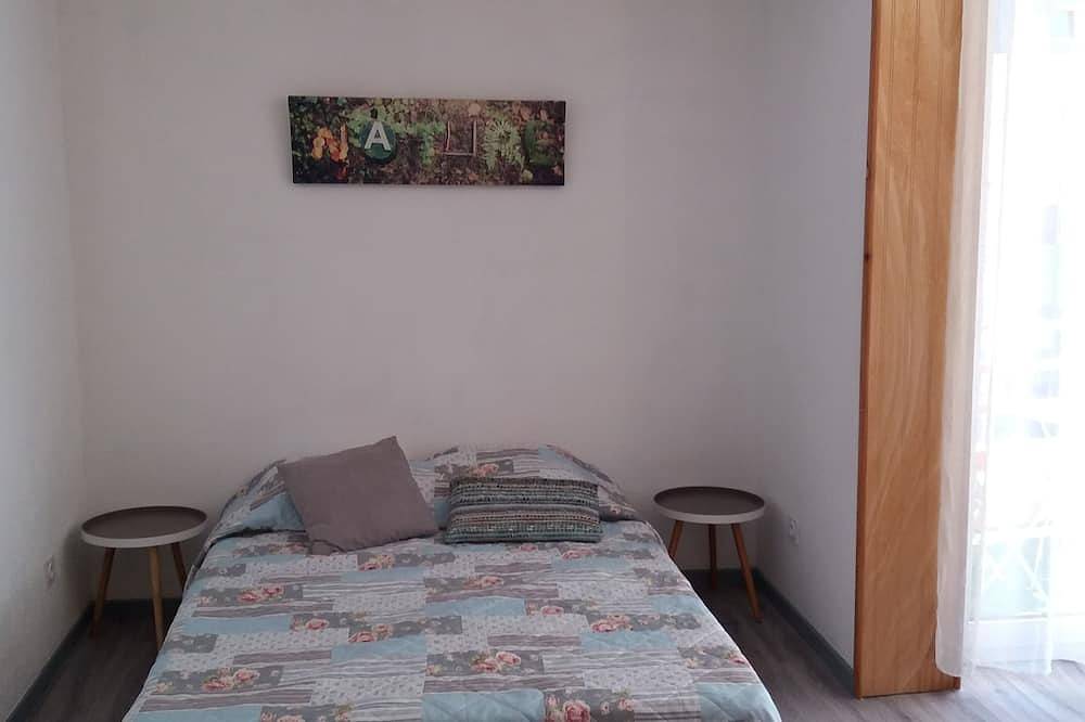 Appartement entier, Studio avec balcon à Ax les thermes à 300m des télécabines et des thermes in Ax-les-Thermes, Pyrénées