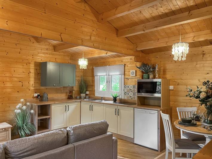 Log cabin for 4 people, with garden in Staffordshire Moorlands