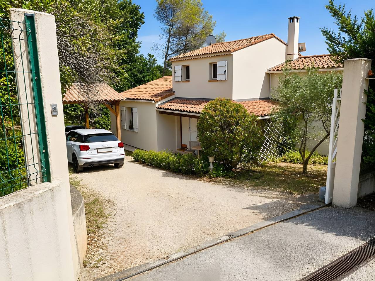 Villa 6 personnes avec piscine privée et Wi-Fi in Brue-Auriac, Région de Brignoles