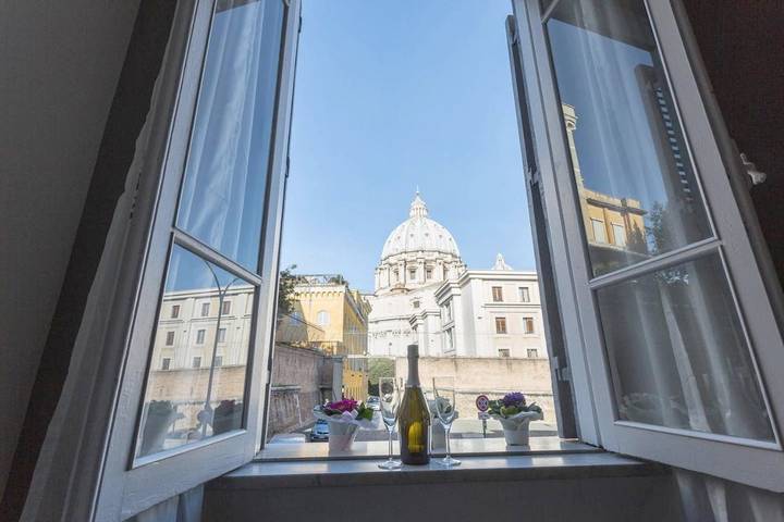 Gîte pour 9 personnes, avec vue, animaux acceptés dans Basilique Saint-Pierre