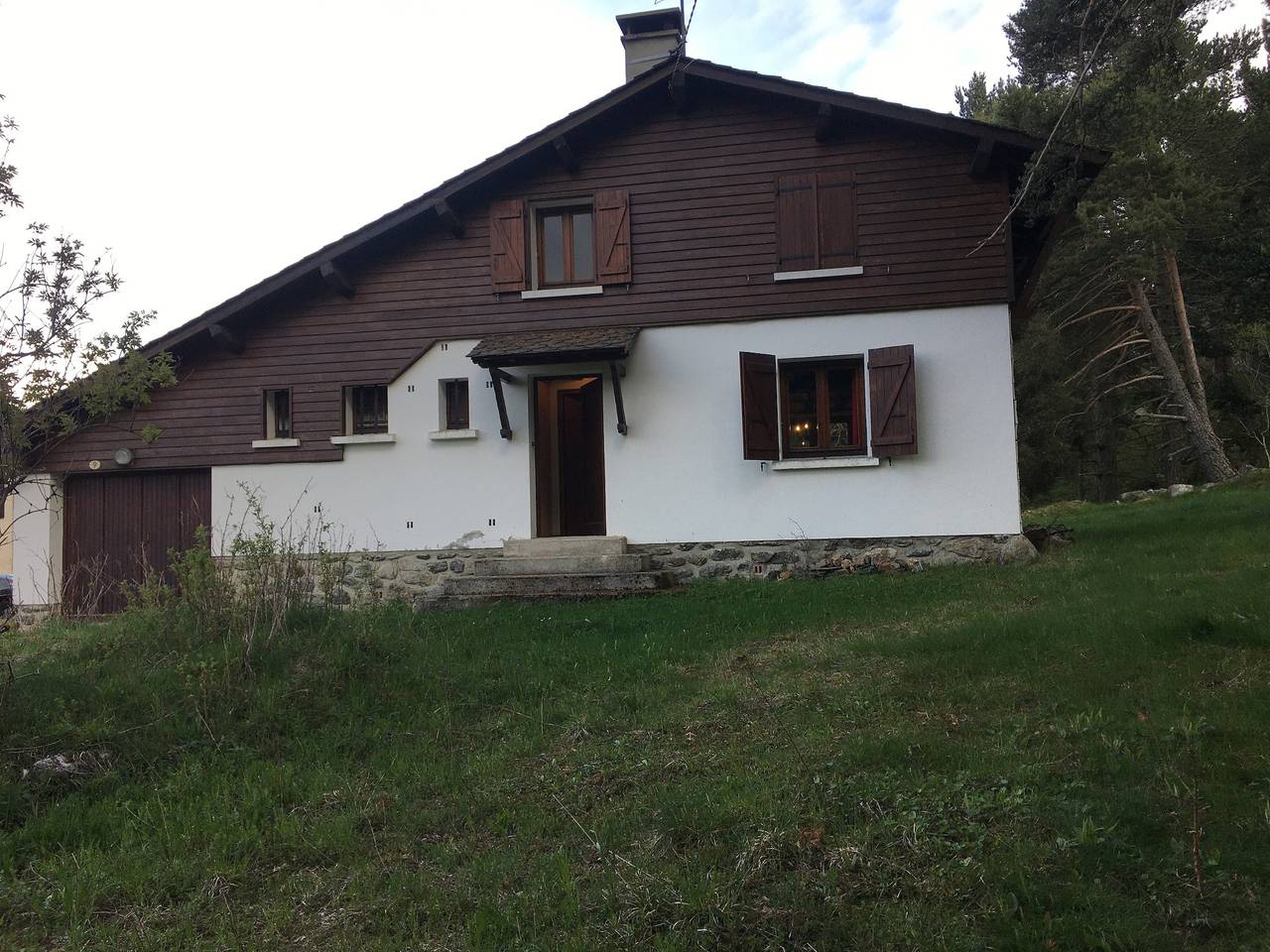 Chalet 'Les Iris' con vistas a la montaña y jardín privado in Formiguères, Parque Natural Regional de los Pirineos Catalanes