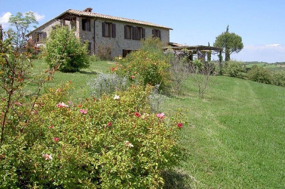 Apartamento entero, Casa Francesca Apartamento romero, impresionantes vistas panorámicas, piscina fantástica in Fabro, Provincia de Perugia