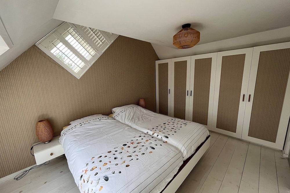 Gemütliches freistehendes Ferienhaus mit großem umzäunten Garten in Aquadelta, Bruinisse