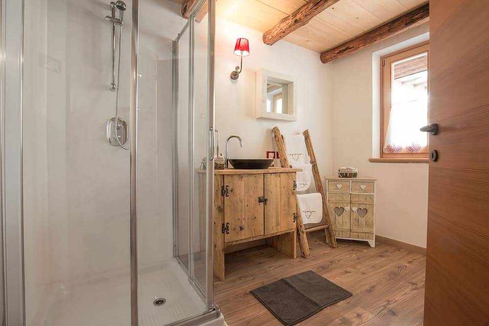 Maso del Fieno Chalet con Sauna Privata e Vista Mozzafiato sulle Dolomiti in Sant'Orsola Terme, Valsugana