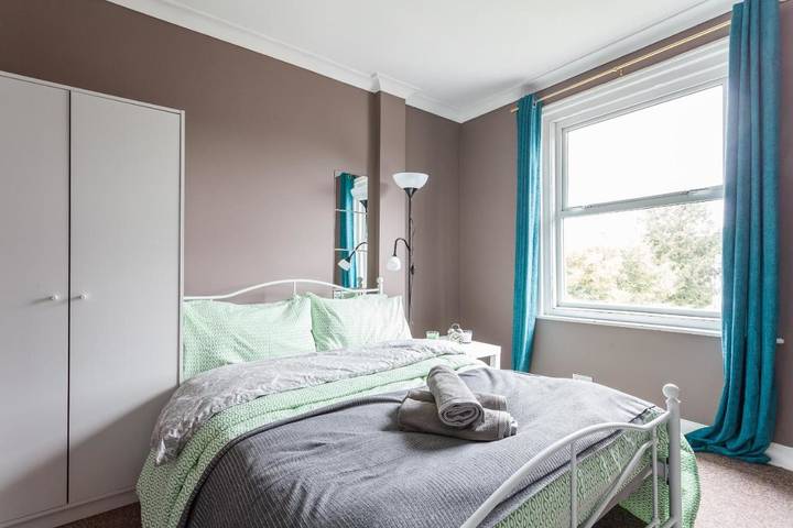 Bed and breakfast for 2 people, with Garden in Southampton