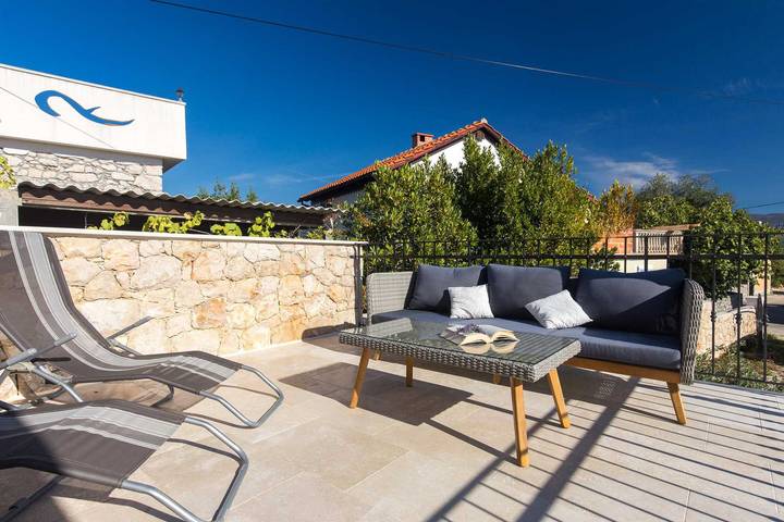 Villa für 6 Personen, mit Balkon und Whirlpool sowie Garten auf Krk - 4