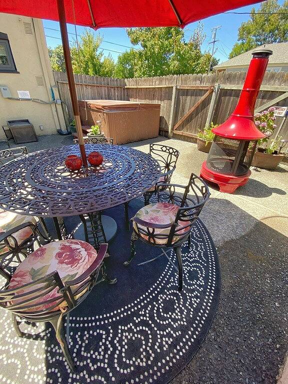 Spanischer Bungalow mit Whirlpool! In der Nähe der Innenstadt und einfachen Zugang zum Weinland in Napa, Napa Valley
