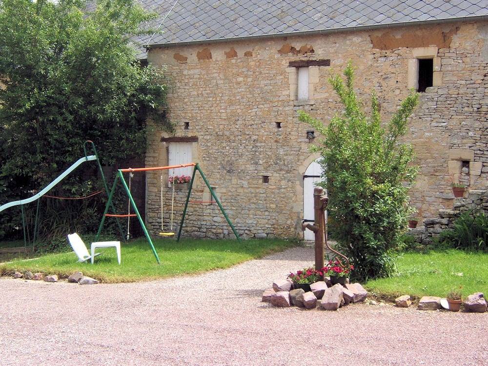 Ferme de l'Église Saint Pierre - Fragrance in Sommervieu, Région de Bayeux