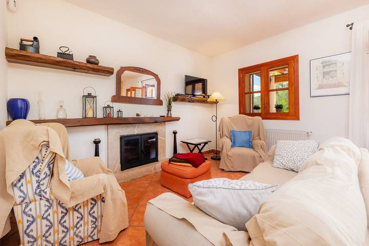 Rural House 'Es Turó De Son Mel' with Mountain Views, Private Pool and Wi-Fi in Petra, Majorca Center