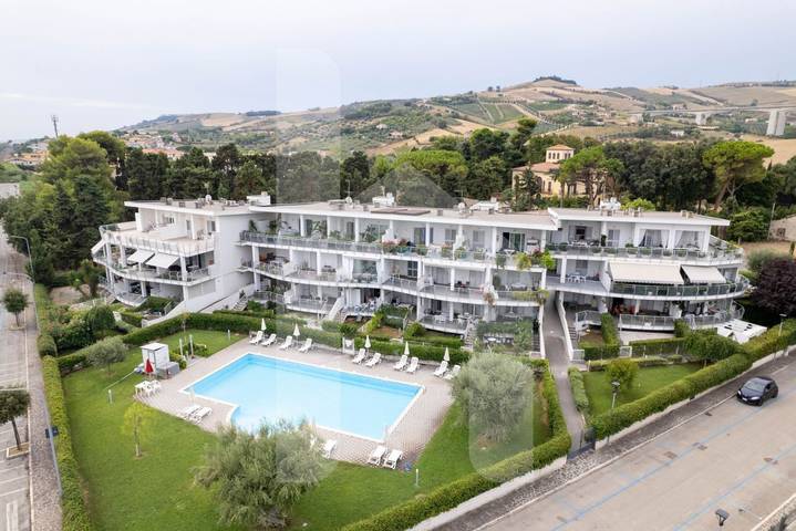 Gîte pour 4 personnes, avec piscine et jardin, animaux acceptés à Pineto - 2