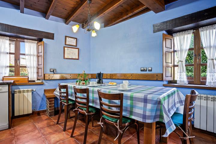Casa rural para 7 personas, con Jardín en Lagos de Covadonga - 4