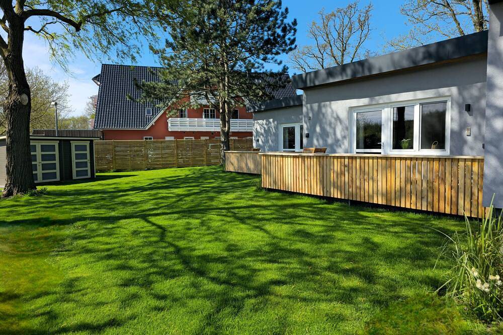 \"Strandvergnügen 2\", 100 m zum Traumstrand, ganzer Terrassen-Bungalow mit Parken in Müritzer Wiesen, Graal-Müritz
