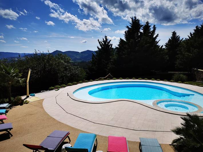 Chalet für 4 Personen, mit Kinderpool und Garten, kinderfreundlich