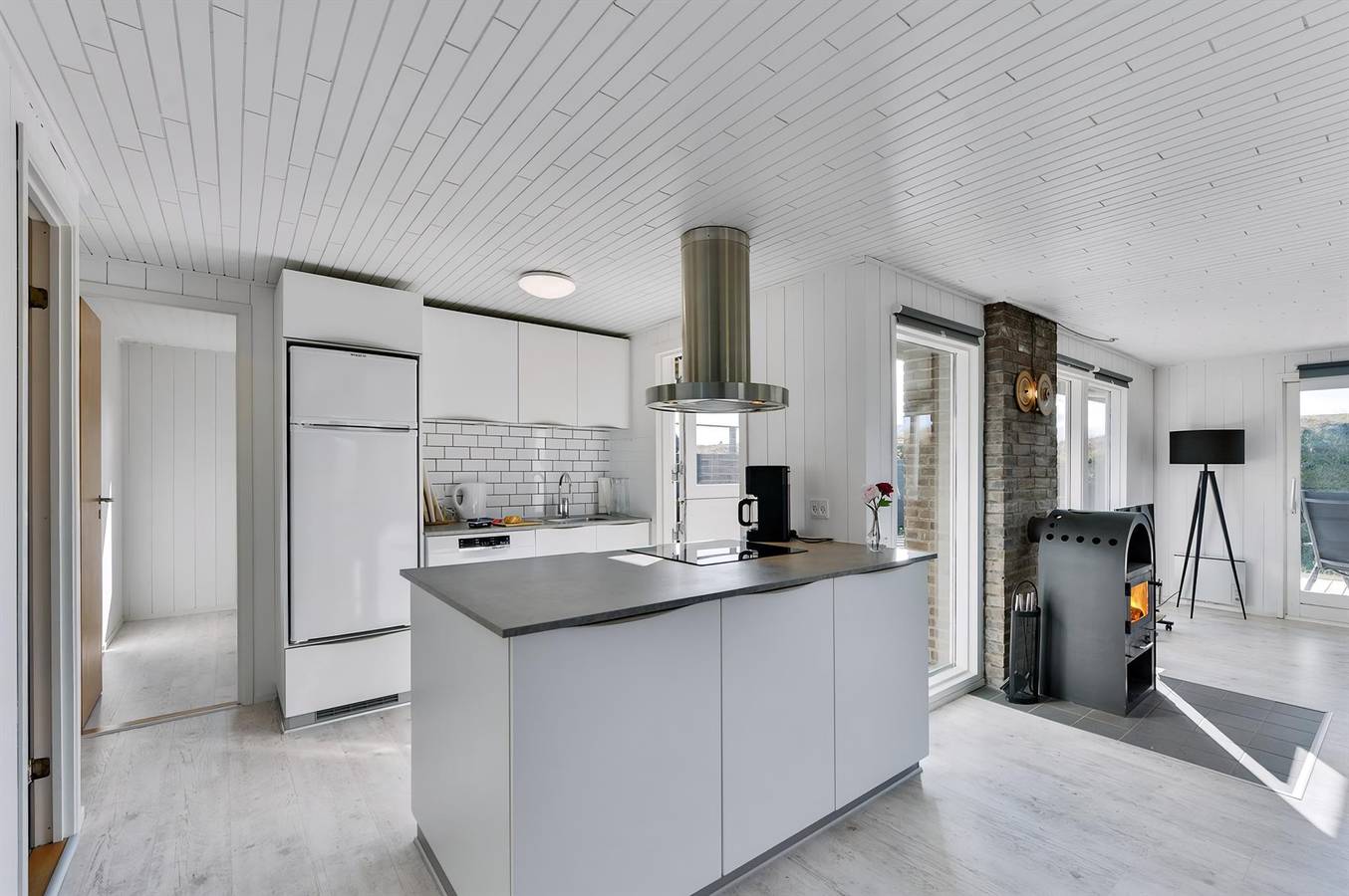 Beautiful home in Hvide Sande w/ Wifi, 3 Bedrooms and Sauna in Bjerregård, Holmsland Klit