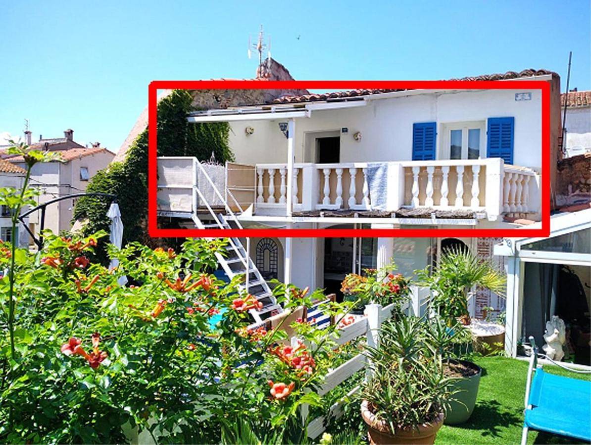 Appartement entier, Apartment with Mountain View in Le Boulou, Région de Céret
