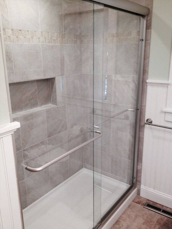 Dennisport: Hundefreundlich mit einem eingezäunten großen Garten. 1/2 Meile vom Strand entfernt in Dennis Port, Dennis