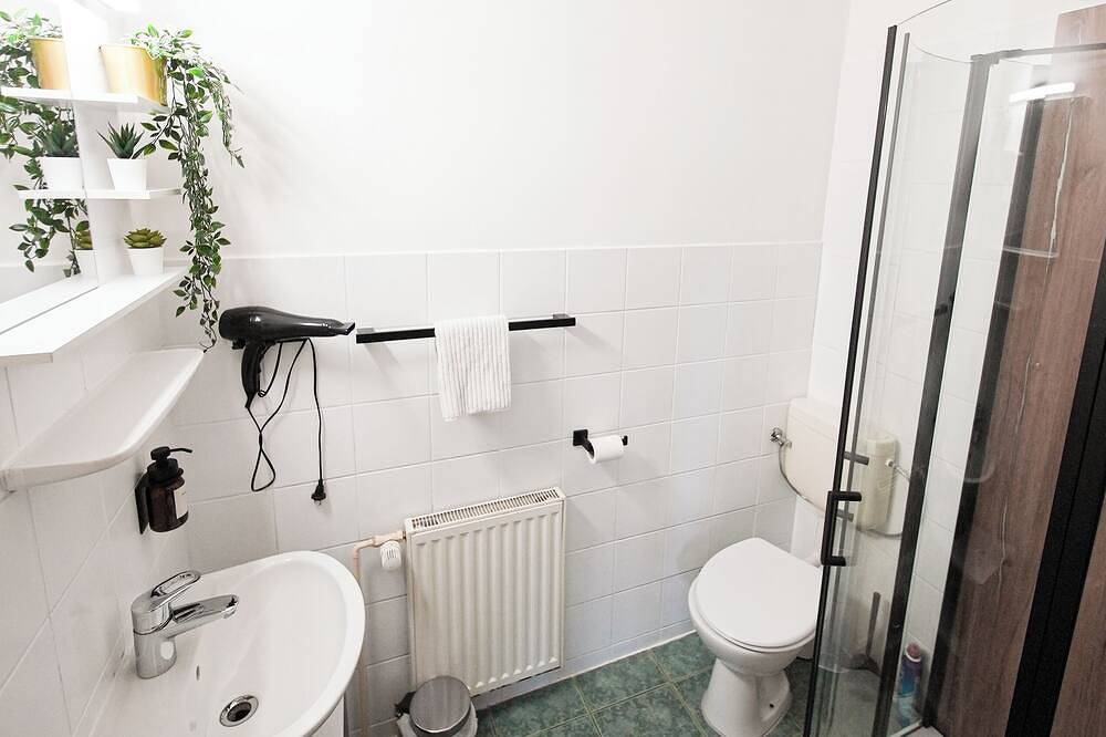 Ganze Wohnung, Ferienwohnung mitten in der Natur – nur 2 Min. zum See & haustierfreundlich! 🌿 in Garden (Lohmen), Lohmen