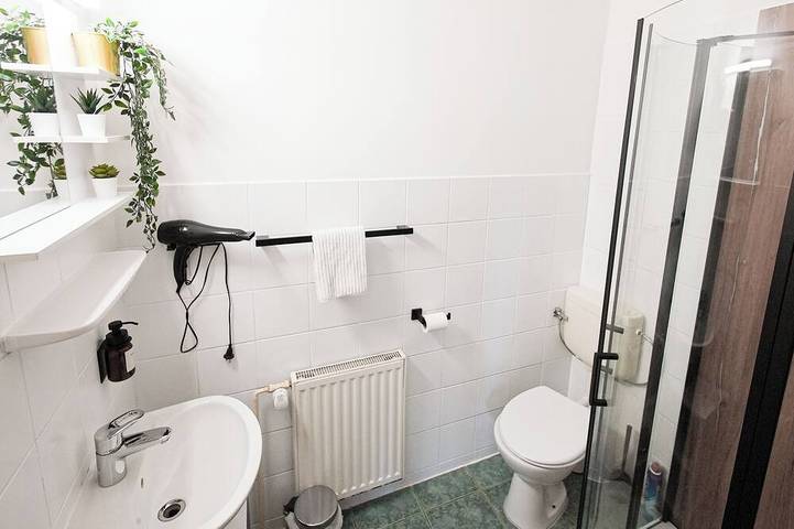 Ganze Wohnung, Ferienwohnung mitten in der Natur – nur 2 Min. zum See & haustierfreundlich! 🌿 in Garden (Lohmen), Lohmen