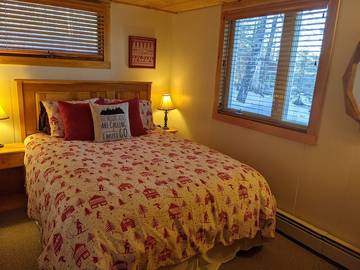 Vacation Home for 12 Guests in Ludlow, Okemo Mountain, Picture 2