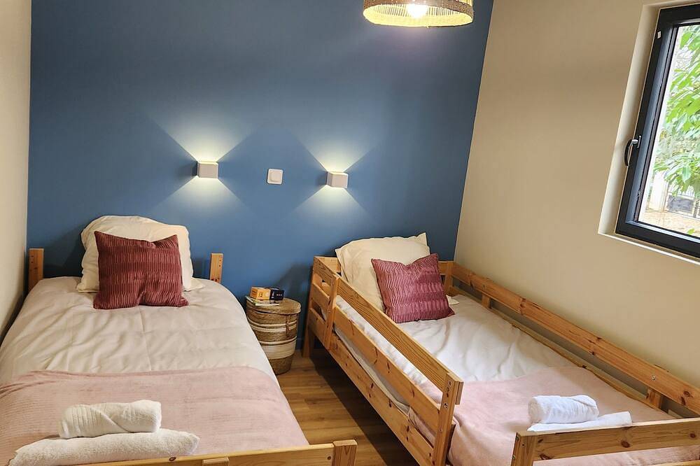 House in private domain forest & ponds-ideal family vacation 1h30 from Paris in Bazoches-sur-le-Betz, Montargis und Umgebung