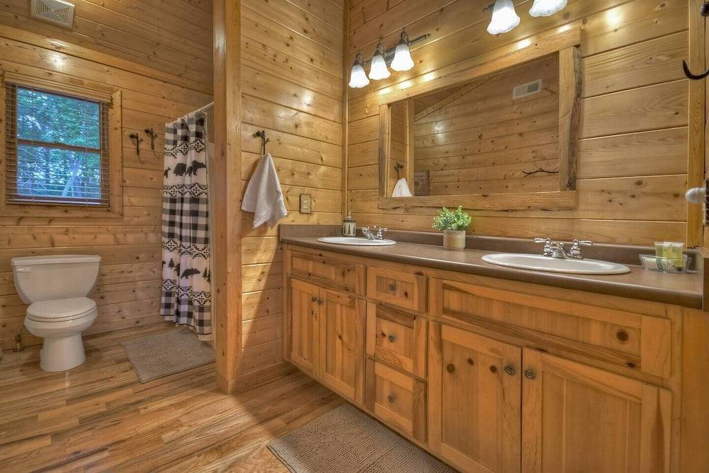 Private Mountain Cabin • Hot Tub • Fire Pit • Pool Table in Mineral Bluff, Chattahoochee National Forest