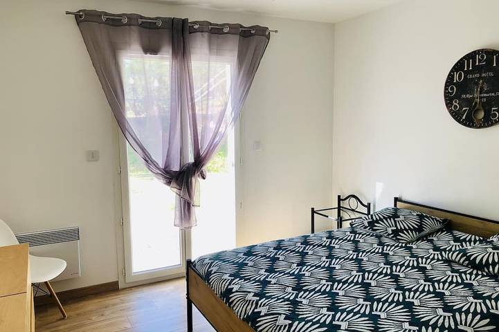 Location de vacances pour 6 personnes, avec terrasse et jardin à Montséret - 2