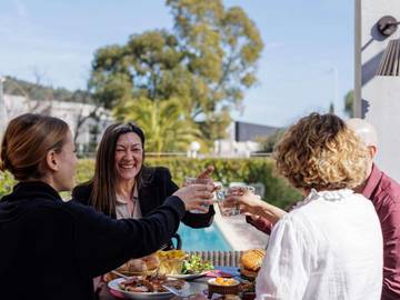 Hôtel pour 2 personnes, avec terrasse et piscine, adapté aux familles à La Valette-du-Var