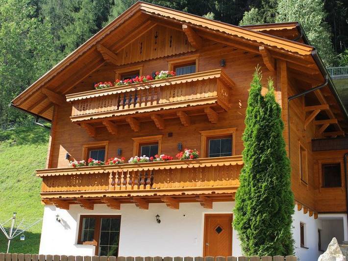 Chalet für 10 Personen, mit Sauna und Garten, kinderfreundlich in Heiligenblut