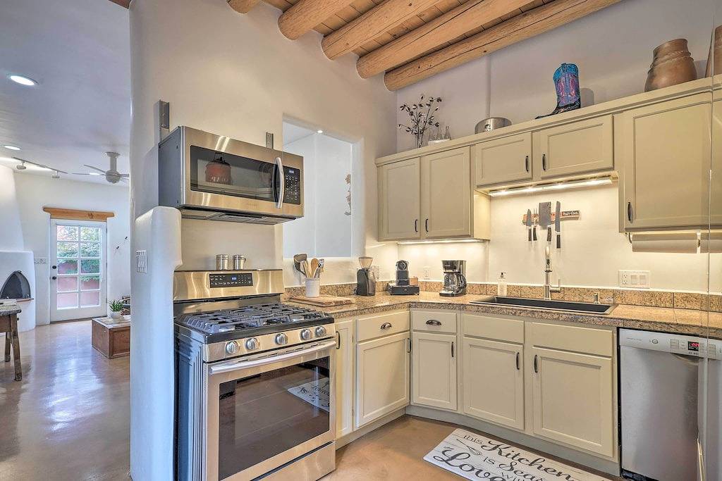 Ganze Wohnung, Neu! Eigentumswohnung mit Patios in Santa Fe Railyard District in Santa Fe, Santa Fe County