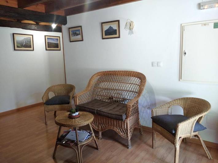 Landhuis 'Casa Rural La Barcenilla' met balkon en wifi in Soba, Cantabrisch Gebergte