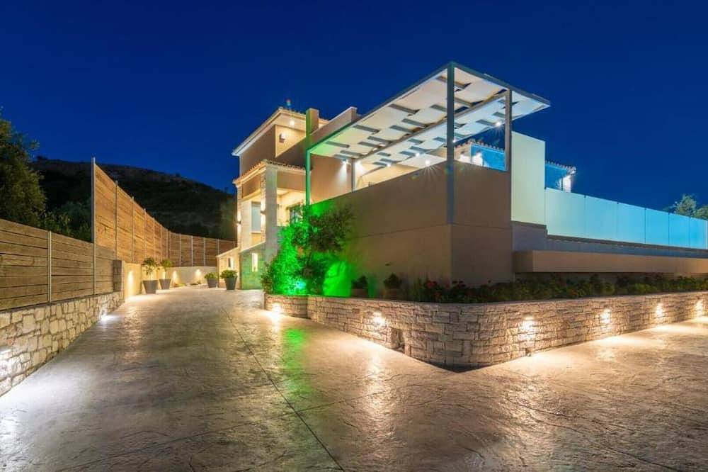 Romanza Ii Luxury Villa Leisure In Seclusion in Kalamaki, Zakynthos