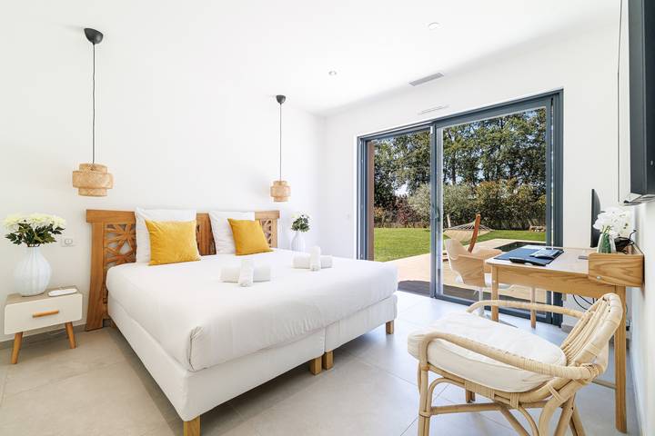 Location de vacances pour 8 personnes, avec terrasse et jardin à Roquefort-les-Pins - 4