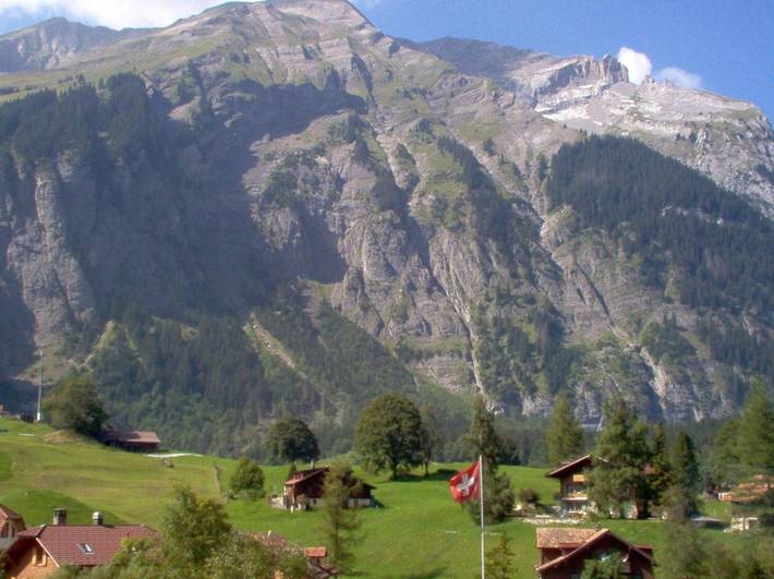 Gîte pour 6 personnes, avec jardin ainsi que balcon et vue à Kandersteg - 3