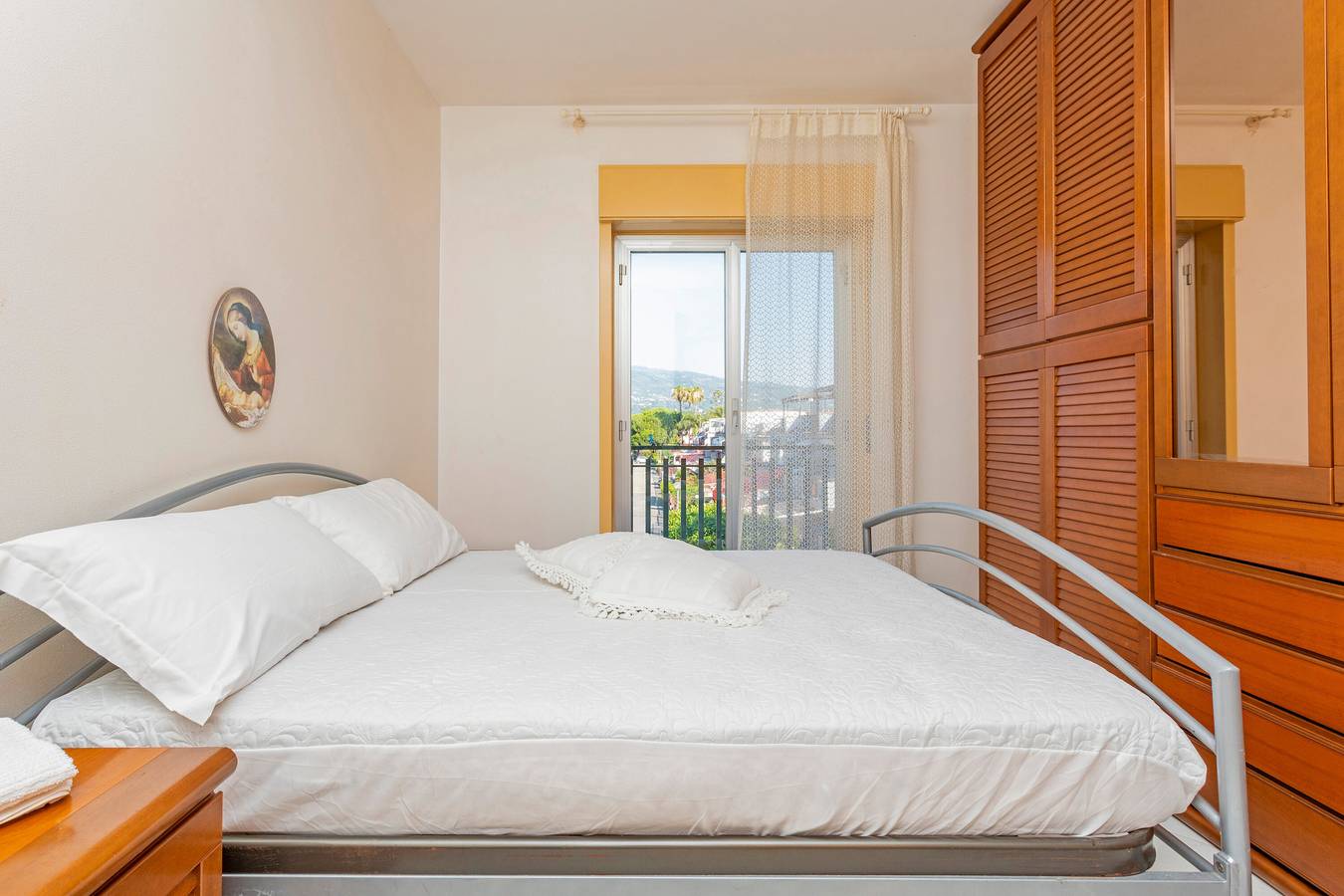 Apartamento entero, Apartamento 'I Ciottoli Dello Ionio - Apt 5' con vistas a las montañas, terraza compartida y balcón in Fondachello, Provincia de Catania