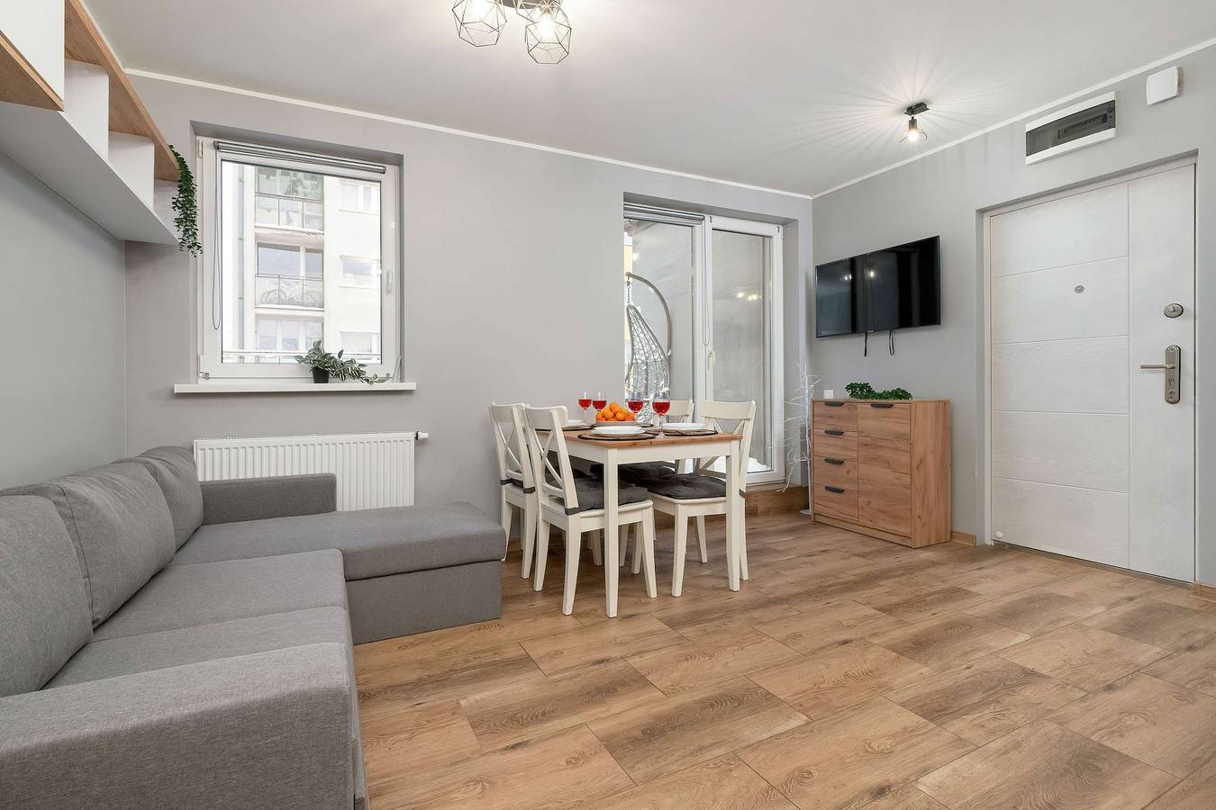 Cały apartament wypoczynkowy, Cozy Studio with Balcony | Parking in Garage in Łódź, Województwo łódzkie
