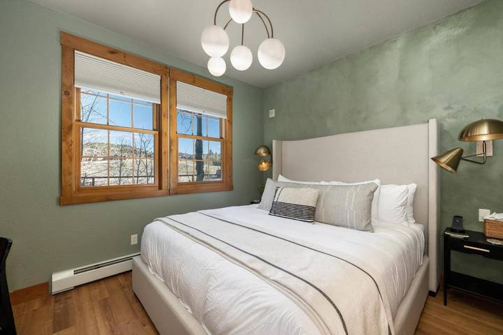 Gîte pour 4 personnes, avec terrasse et jacuzzi, adapté aux familles à Granby - 2