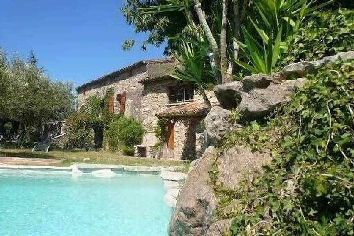 Agriturismo pour 8 personnes, avec jardin et piscine