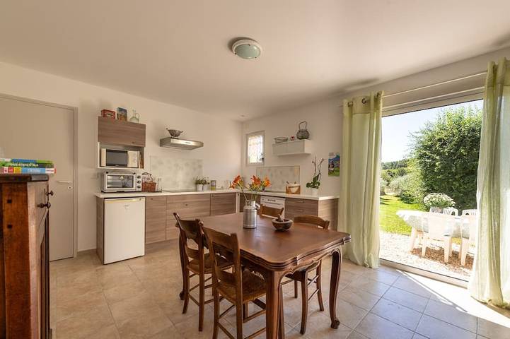 Gîte à la ferme: Des Vacances Autrement! in Lauris, Parc naturel régional du Luberon