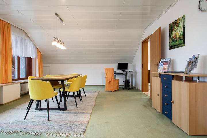 Ganze Wohnung, Ferienwohnung 'Morent' mit Bergblick, Balkon und Wi-Fi in Achberg, Region Bodensee-Oberschwaben