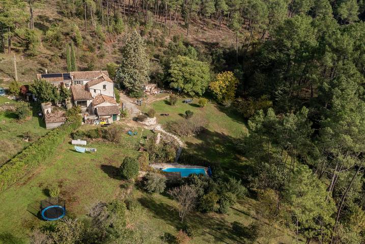 Maison de vacances pour 4 personnes, avec Terrasse ainsi que Jardin et Piscine