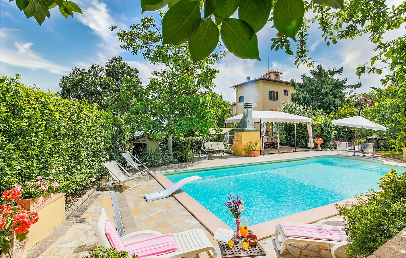Chic Scandicci Apartment with Pool in Scandicci, Florence Province