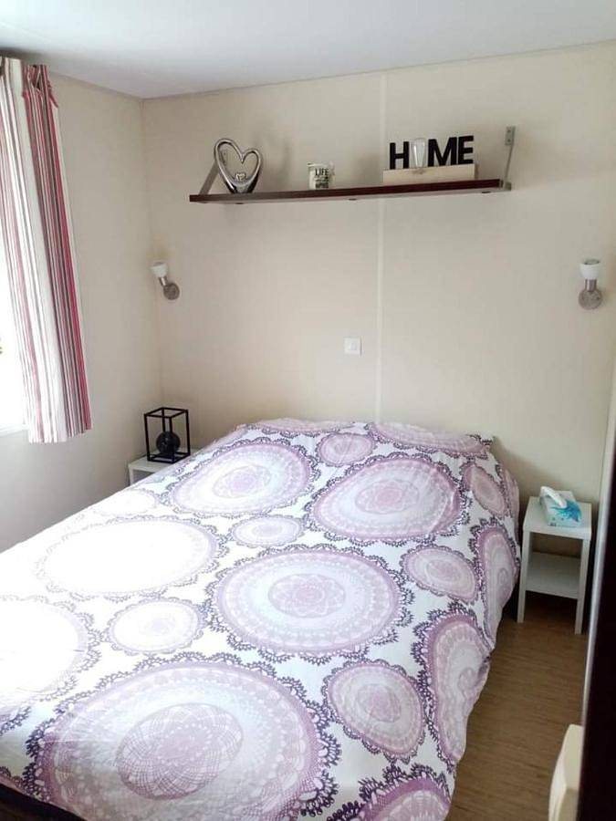 Camping pour 4 personnes, avec jacuzzi et bassin pour enfant ainsi que jardin et piscine à Parentis-en-Born - 2