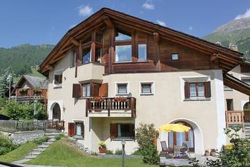 Gîte pour 2 personnes, avec jardin et terrasse dans Région de Grisons